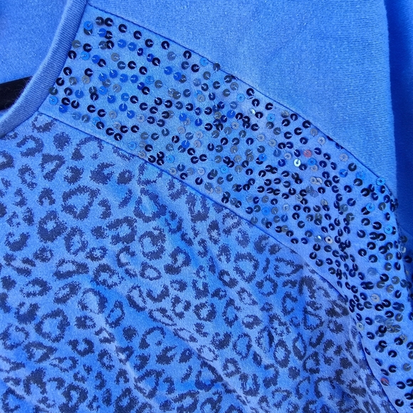 Blue Leopard Print Women's Top - Picture 3 of 4